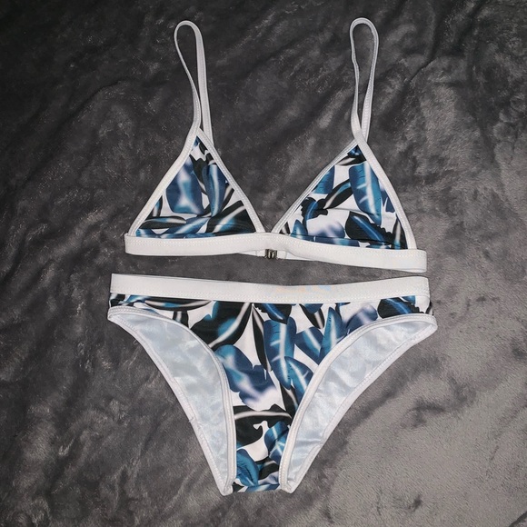 SHEIN Other - Tropical print bikini